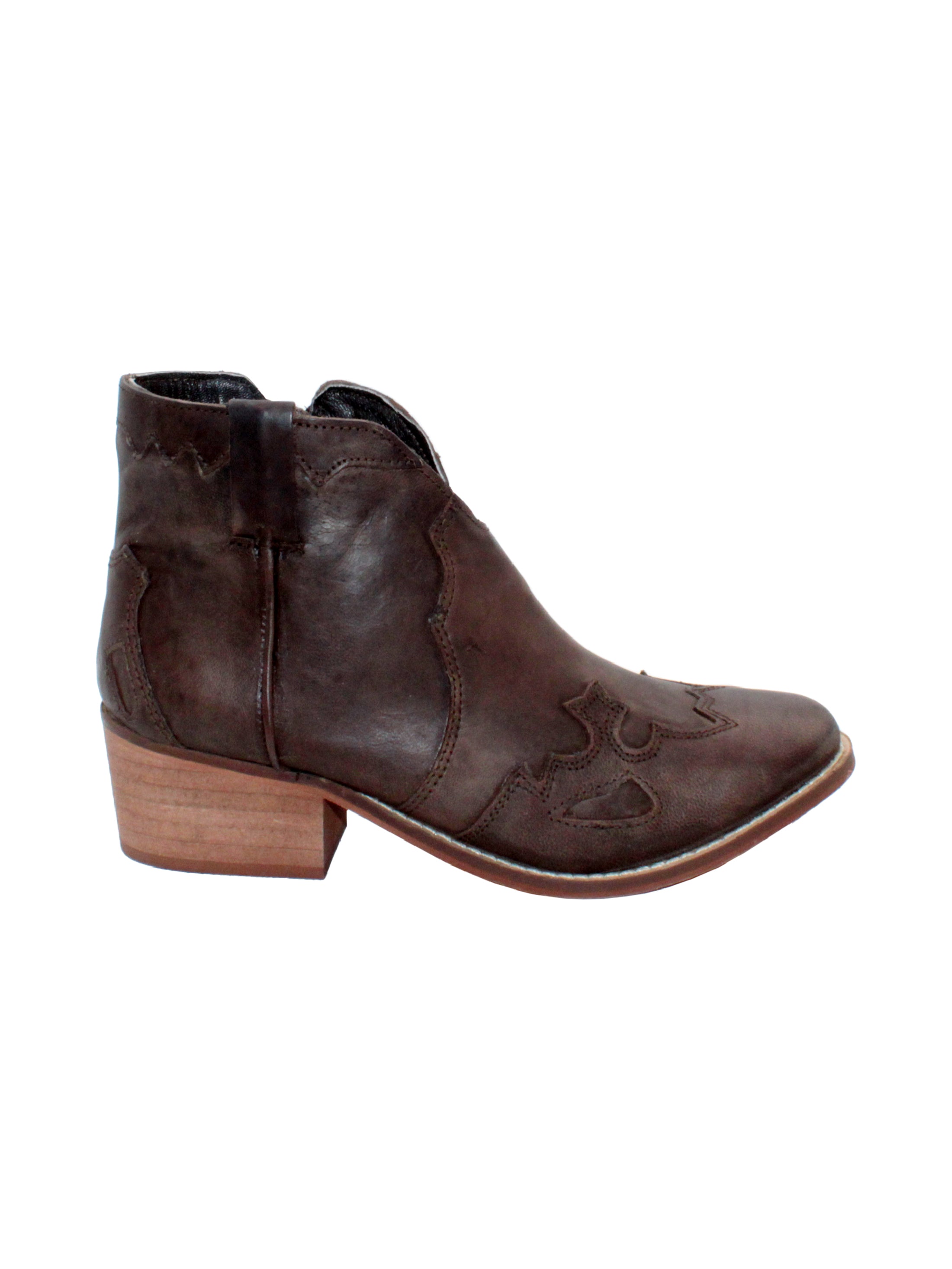 Very Volatile’s ‘Drexel’ bootie is a western inspired ankle boot made in rich burnished leather. Featuring a dipped front topline, western overlays, and genuine stack heel. The inside zipper and self pull loops allow for easy on and off. Pair these with your favorite jeans and chunky sweater for the ultimate fall look. 