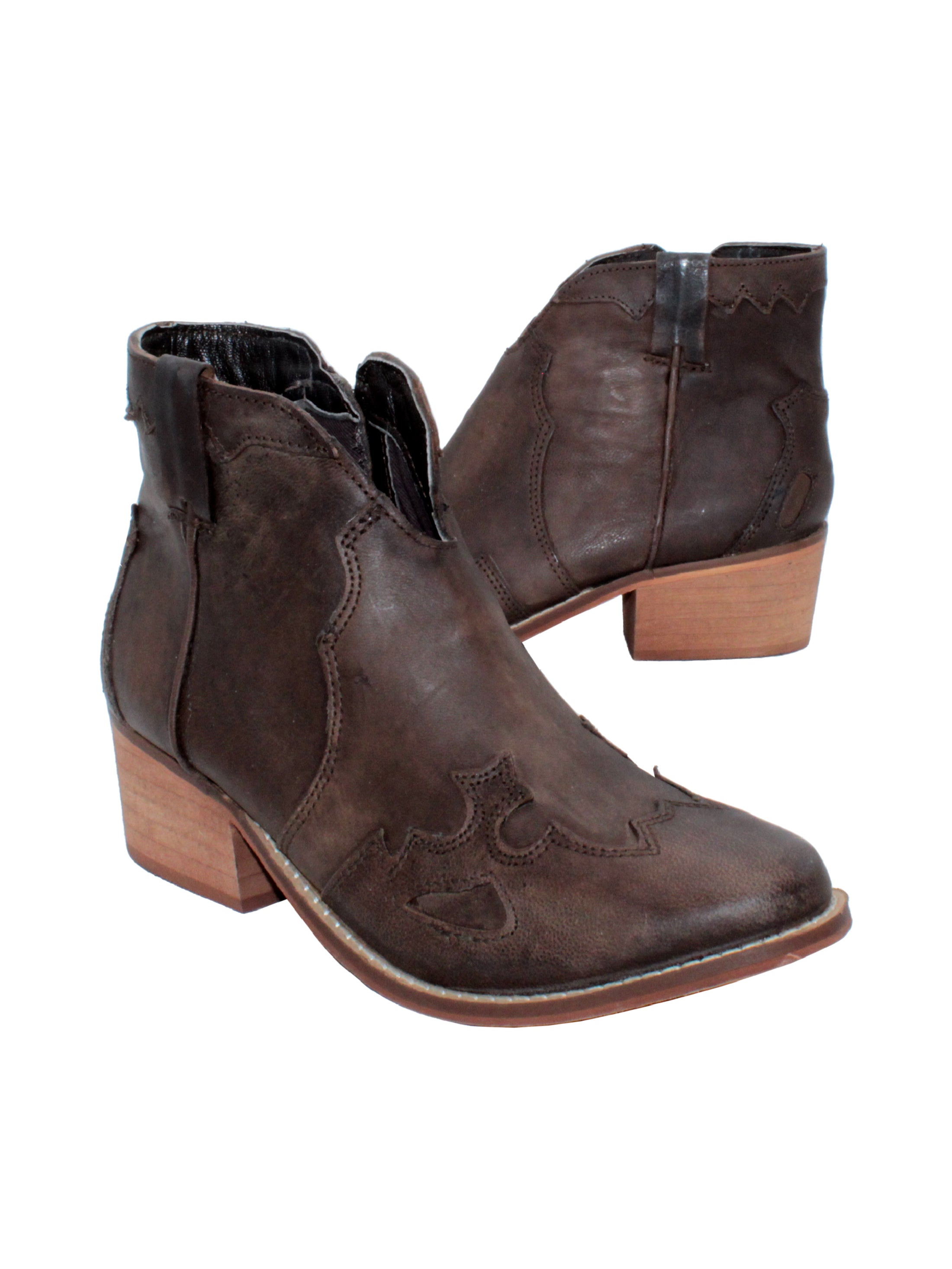 Very Volatile’s ‘Drexel’ bootie is a western inspired ankle boot made in rich burnished leather. Featuring a dipped front topline, western overlays, and genuine stack heel. The inside zipper and self pull loops allow for easy on and off. Pair these with your favorite jeans and chunky sweater for the ultimate fall look. 