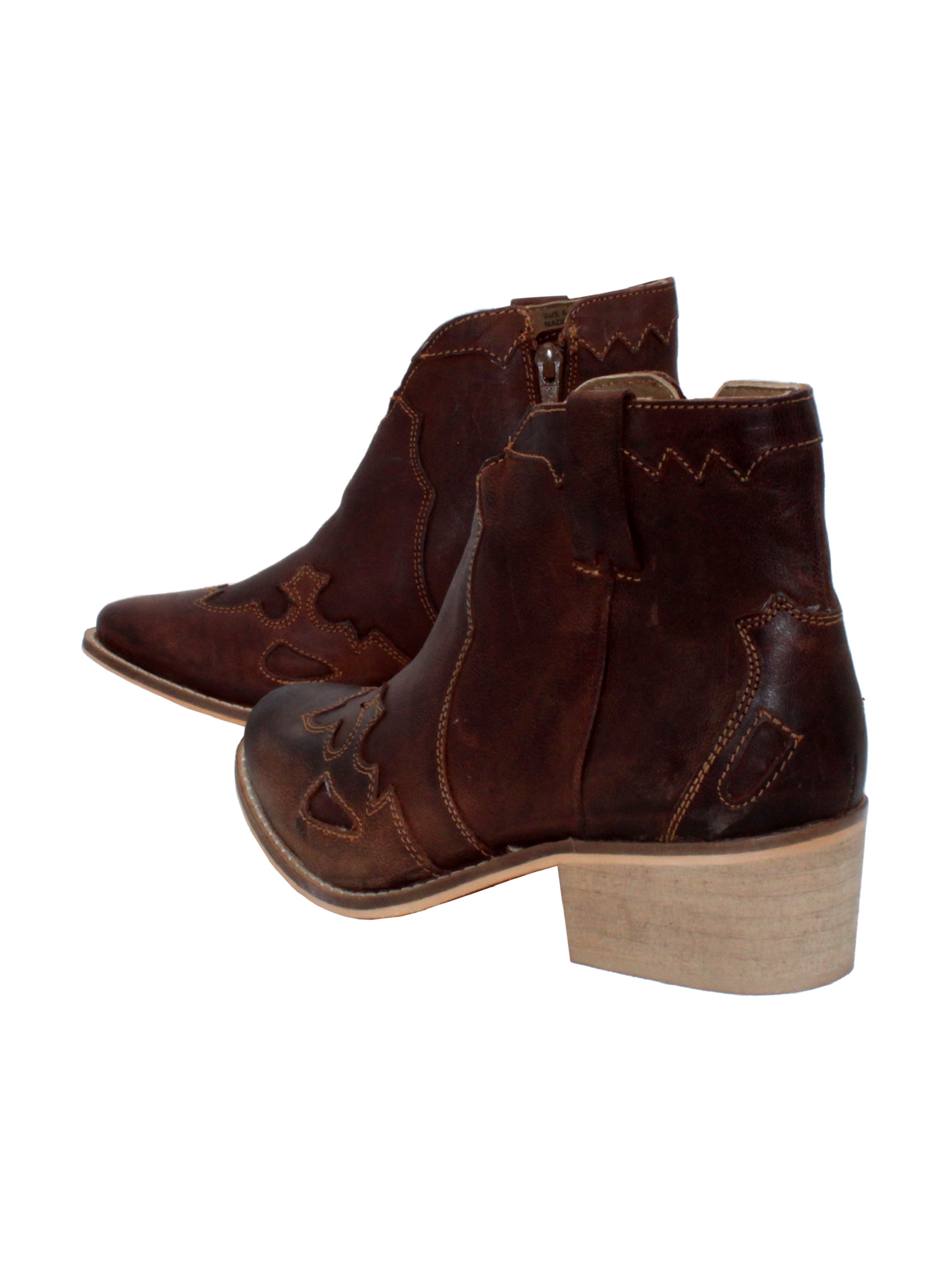 Very Volatile’s ‘Drexel’ bootie is a western inspired ankle boot made in rich burnished leather. Featuring a dipped front topline, western overlays, and genuine stack heel. The inside zipper and self pull loops allow for easy on and off. Pair these with your favorite jeans and chunky sweater for the ultimate fall look. 